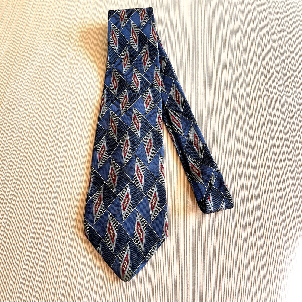 Vintage Graphic Design on this Talbott Studio Woven Silk Tie